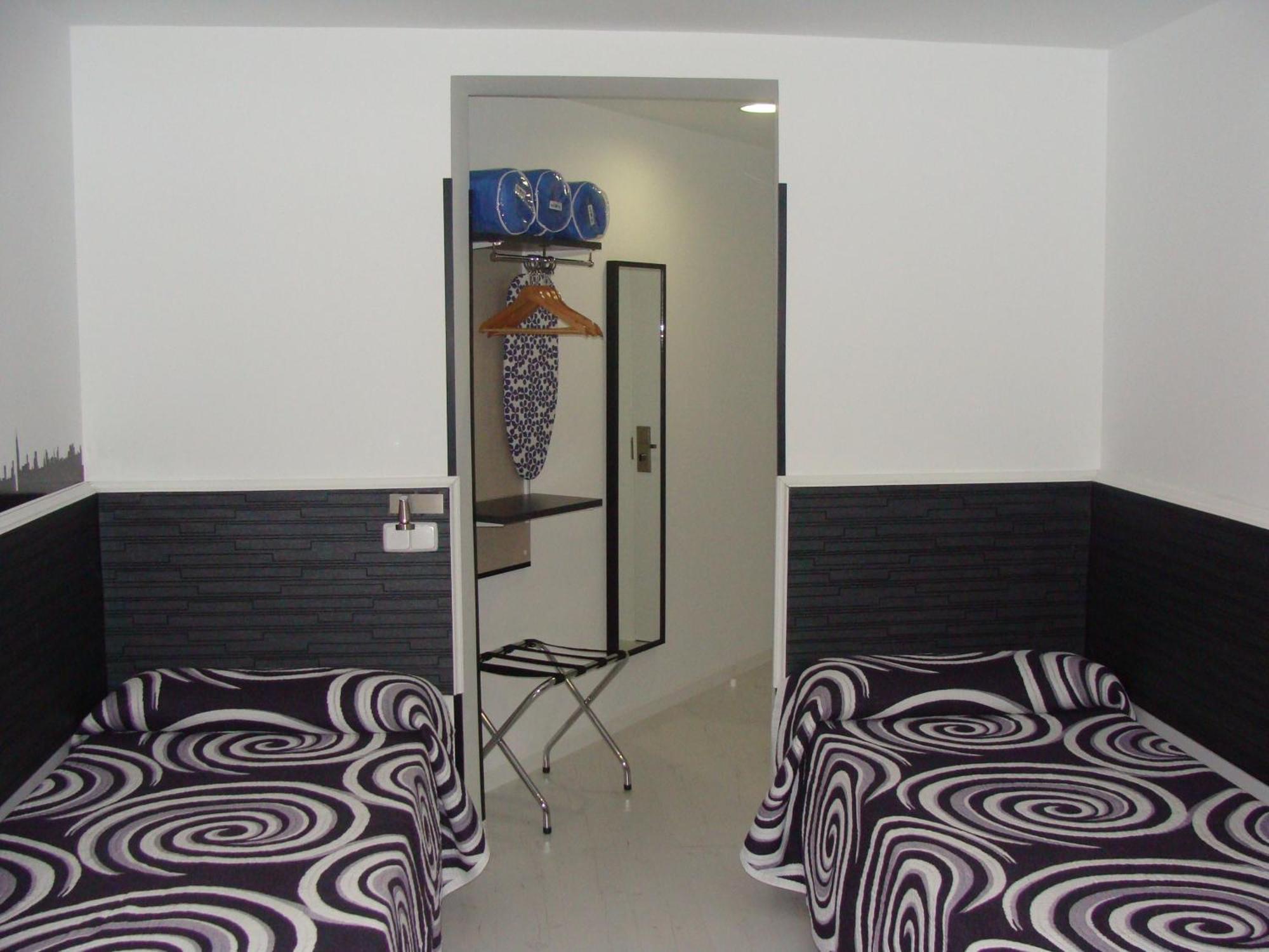Hostal Jq Madrid 1 מראה חיצוני תמונה