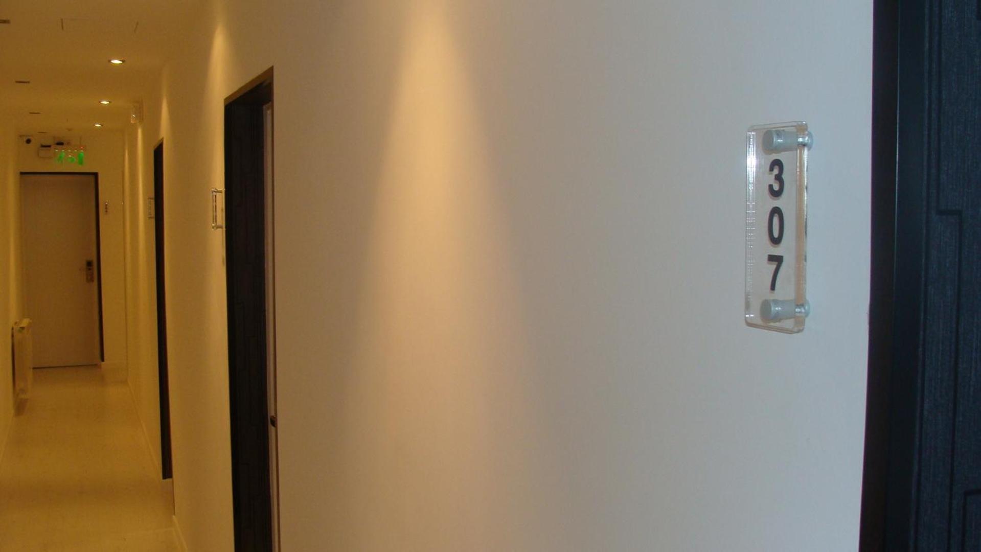 Hostal Jq Madrid 1 מראה חיצוני תמונה
