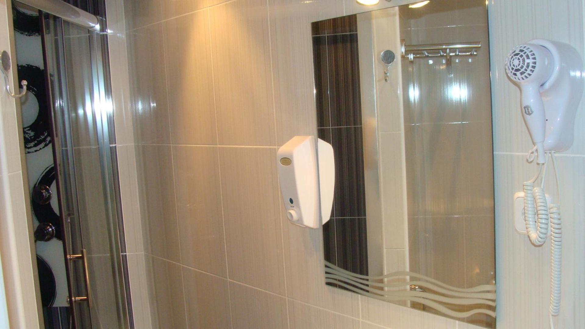 Hostal Jq Madrid 1 מראה חיצוני תמונה