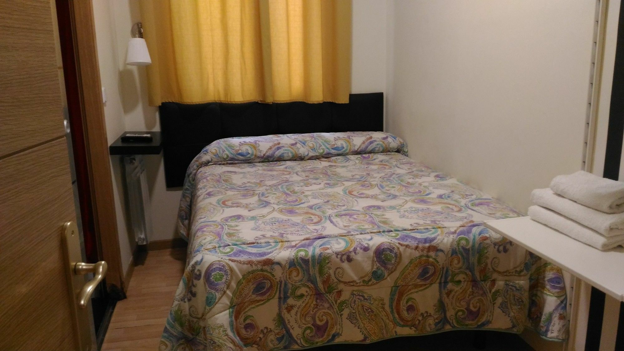Hostal Jq Madrid 1 מראה חיצוני תמונה